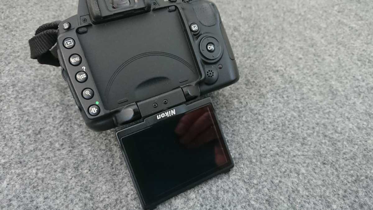 Nikon D5000 ニコンD5000 ストラップ、ボディーキャップ、バッテリー 