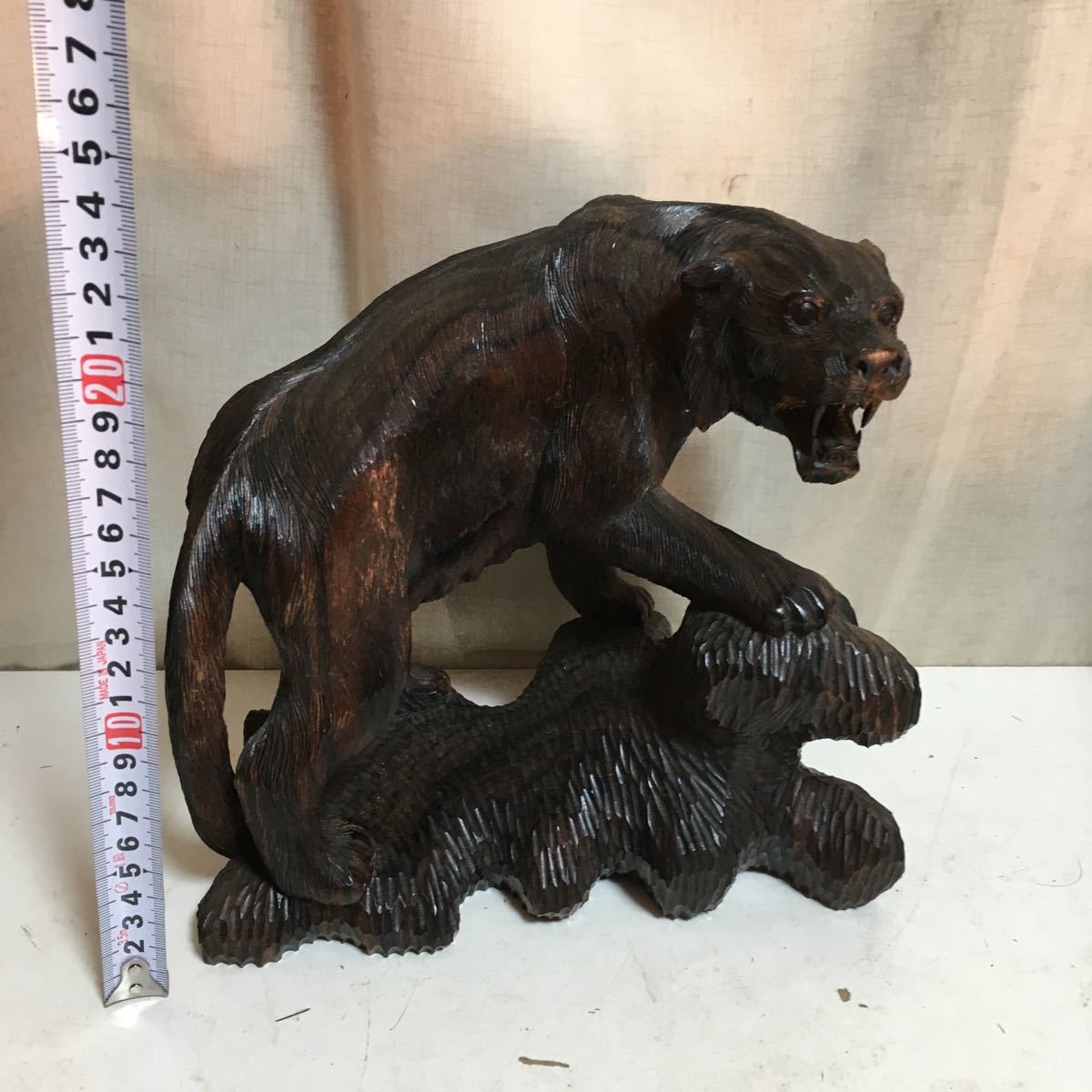 木彫りの熊など まとめて アイヌ 北海道 民芸品 シーサー ブック