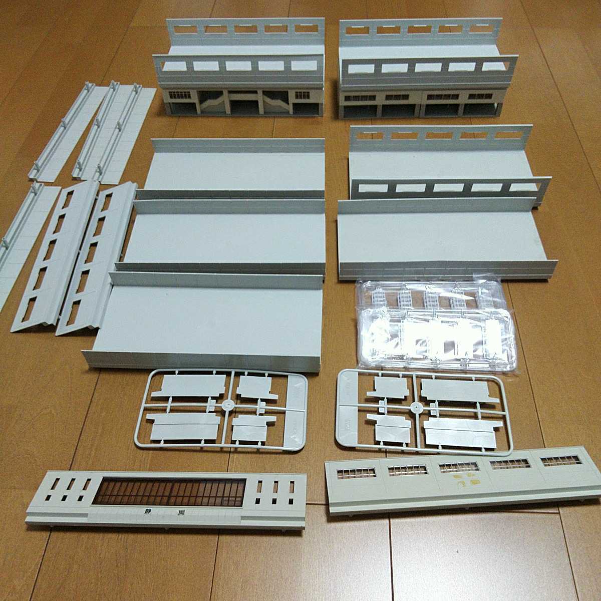 中古品 現状渡】Nゲージ KATO 高架駅舎 高架駅店舗 高架駅延長プレート