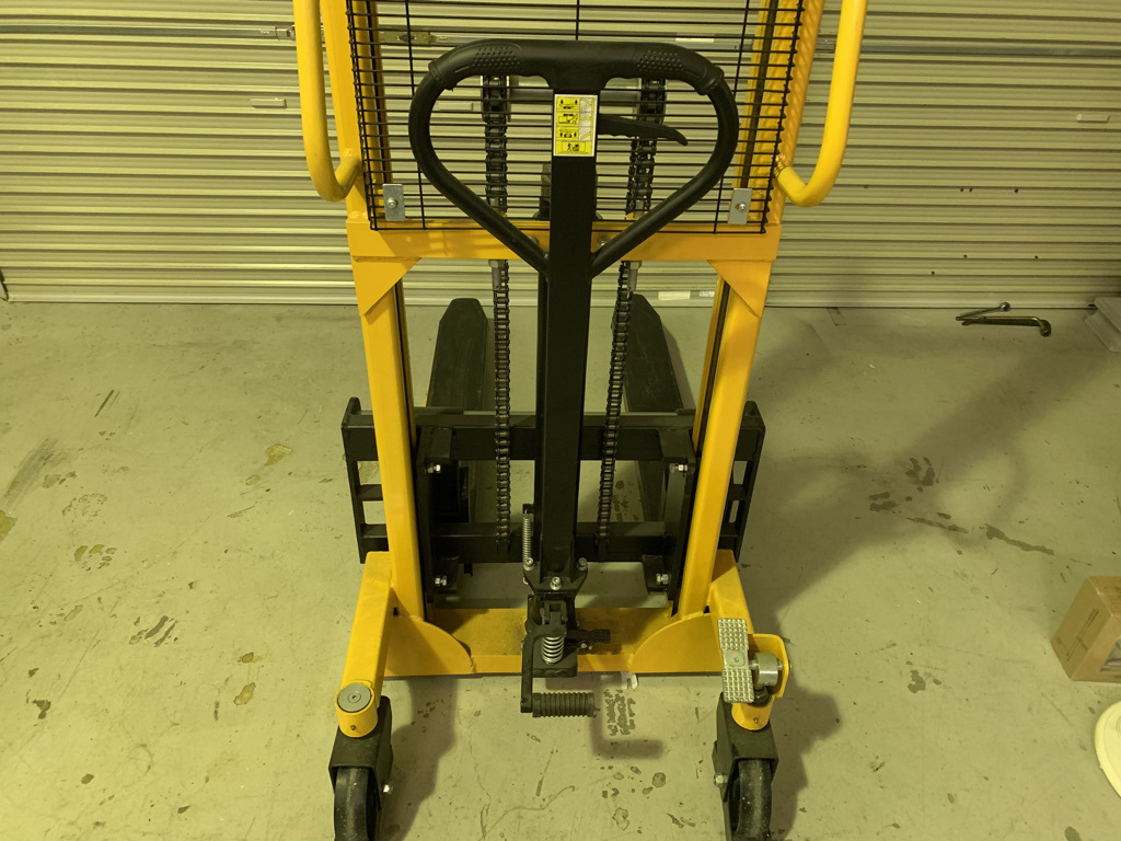 中古美品】ハンドフォークリフト 低床 手動 最大積載2000kg 手動走行式 