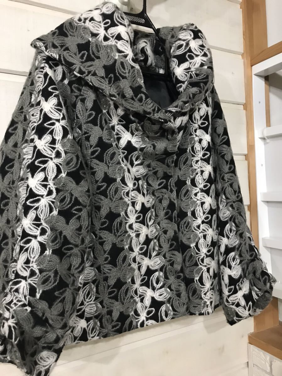 ☆アンティカ antiqua 花刺繍ビックフードコート☆(Mサイズ)｜売買され 