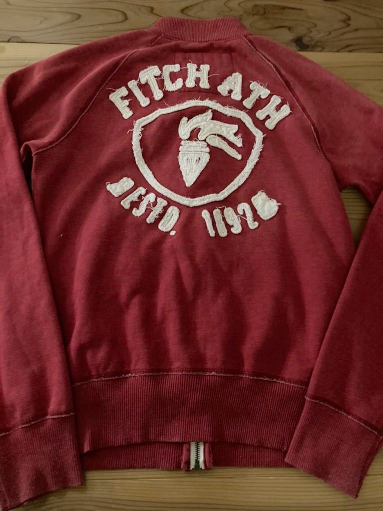 アバクロ Abercrombie&Fitch ジップアップスウェット スタジャン風 赤 