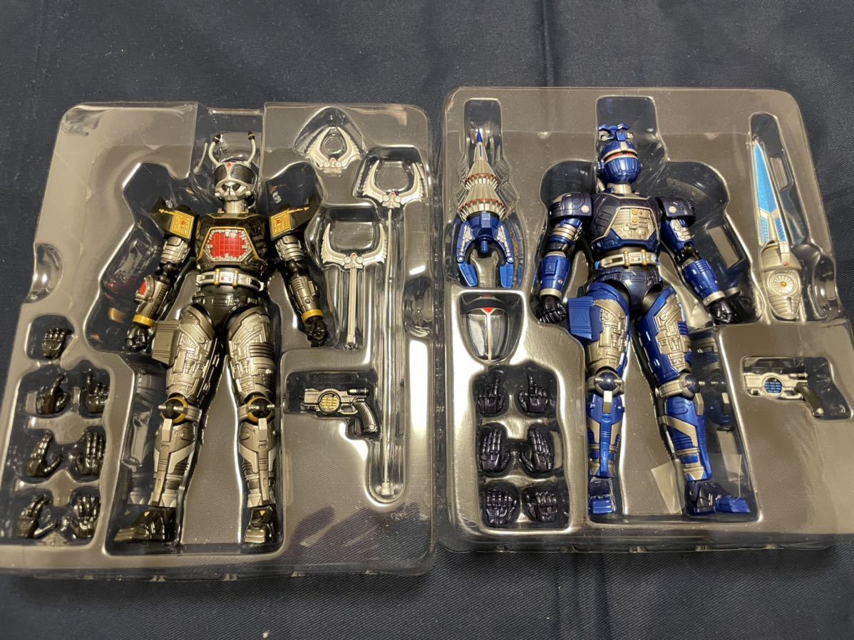 中古品】【重甲ビーファイター】SHF ブルービート ブラックビート