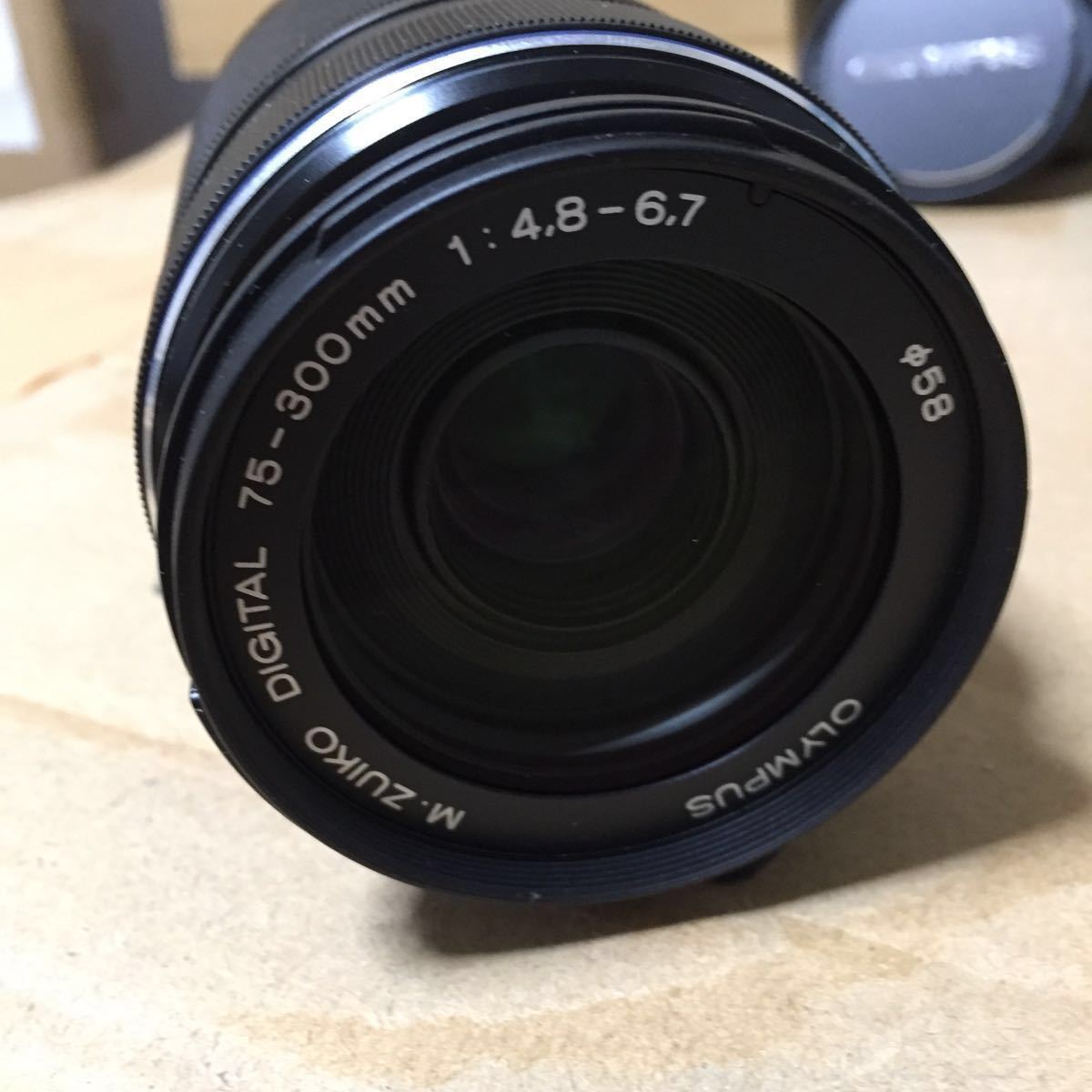 OLYMPUS ZUIKO Digital カメラレンズ 75-300mm 58φ LH-61Eレンズフード
