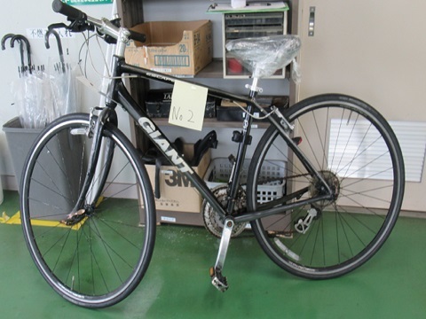 『現地引渡し、現金払い限定』　高槻市の放置自転車対策リサイクル販売　No.２　GIANT_1