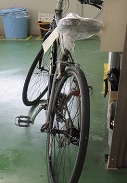 『現地引渡し、現金払い限定』　高槻市の放置自転車対策リサイクル販売　No.２　GIANT_2