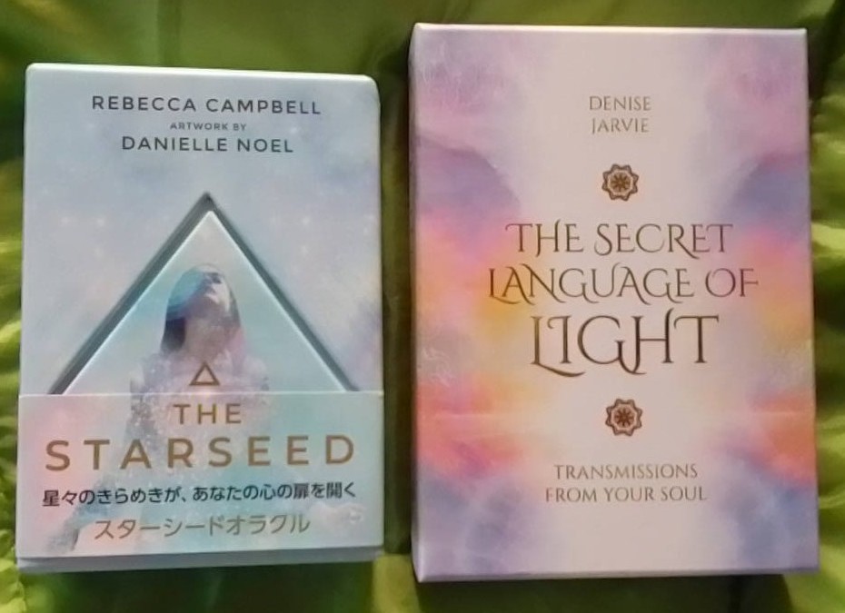 オラクルカード ORACLE CARDS 日本語解説付き版、英語解説付き版、２つセットで！