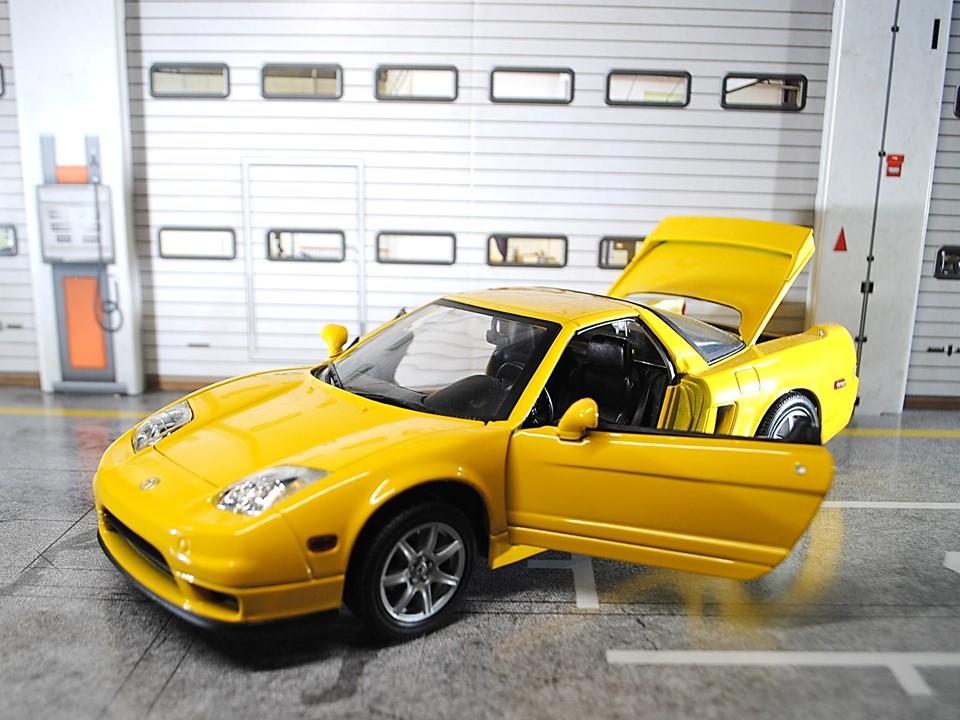 Acura nsx ミニカー1:18 motormax