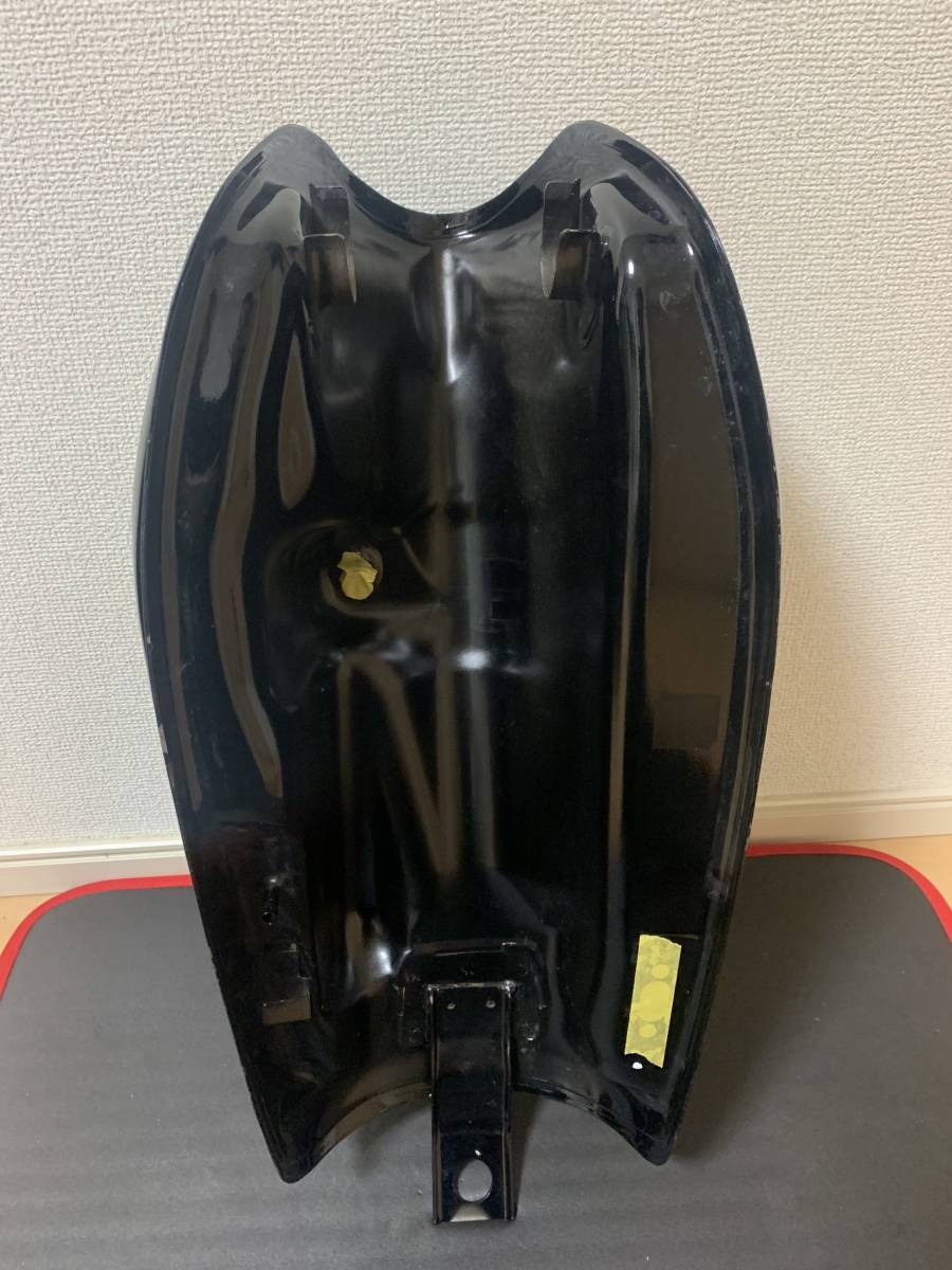 250TR 純正 タンク ガソリンタンク 凹み無し 錆び無し 黒 ブラック 