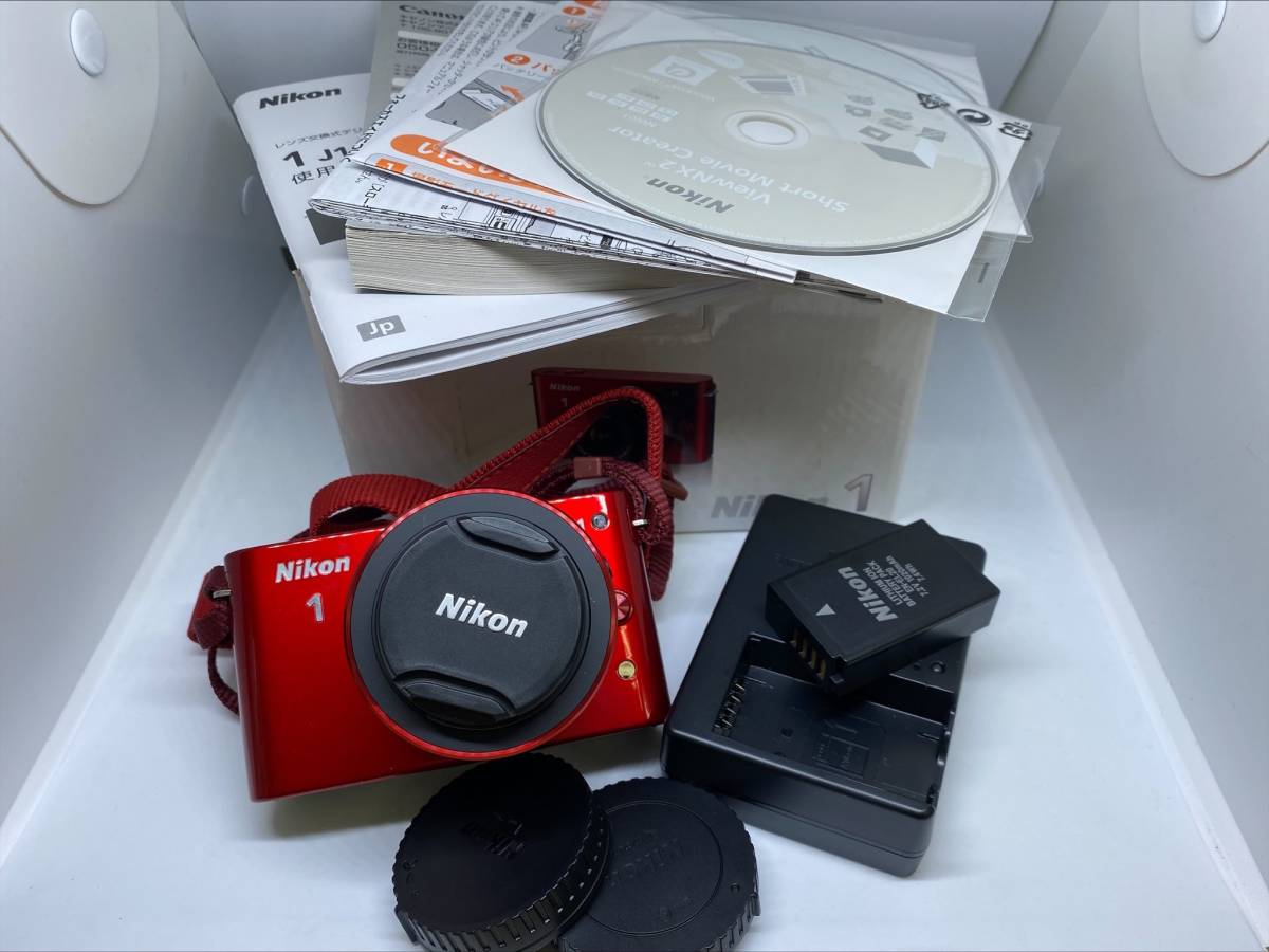 Nikon◇デジタル一眼カメラ Nikon 1 J1 ダブルズームキット [レッド