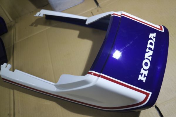 美品 CBX400F CBX550F NC07 PC04 1型 青白 塗装後未使用 外装 セット