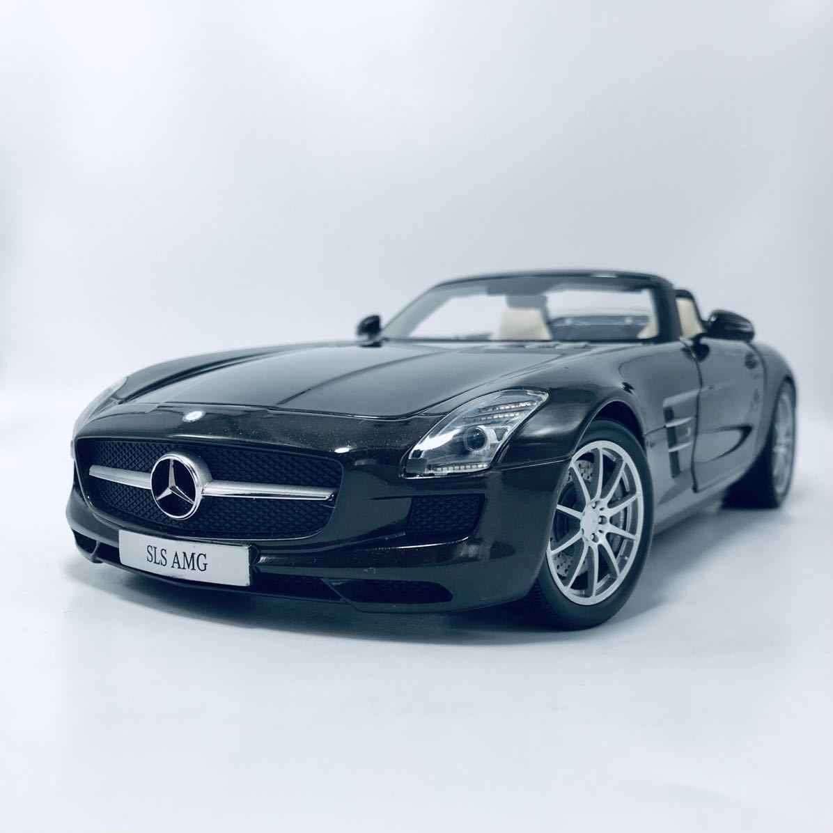 メルセデス純正 MINICHAMPS ミニチャンプス 1/18 2010年型 C197系 