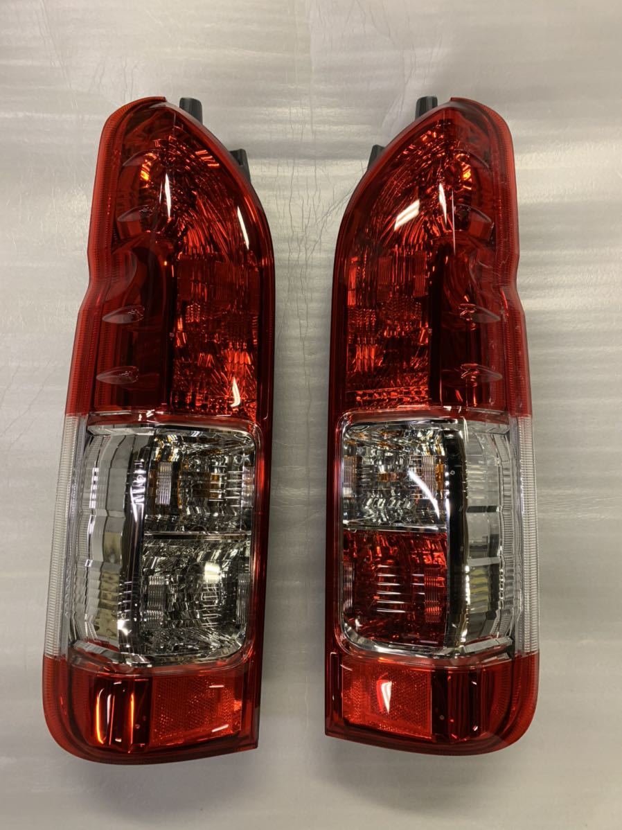 新車外し 200系ハイエース 純正 テールランプ 左右セット 【公式通販】