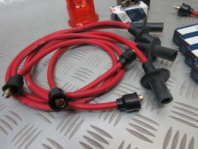 - VW ビートル 61-74 1961-1978 外見の変遷＜中編1965〜1970＞│月刊自家用車WEB RED 1961-1978 VW空冷４ T1 ビートル T2 T3 カルマンギア イグニッション コード プラグ ディスキャップ＆ローター ポイントSET NEW　