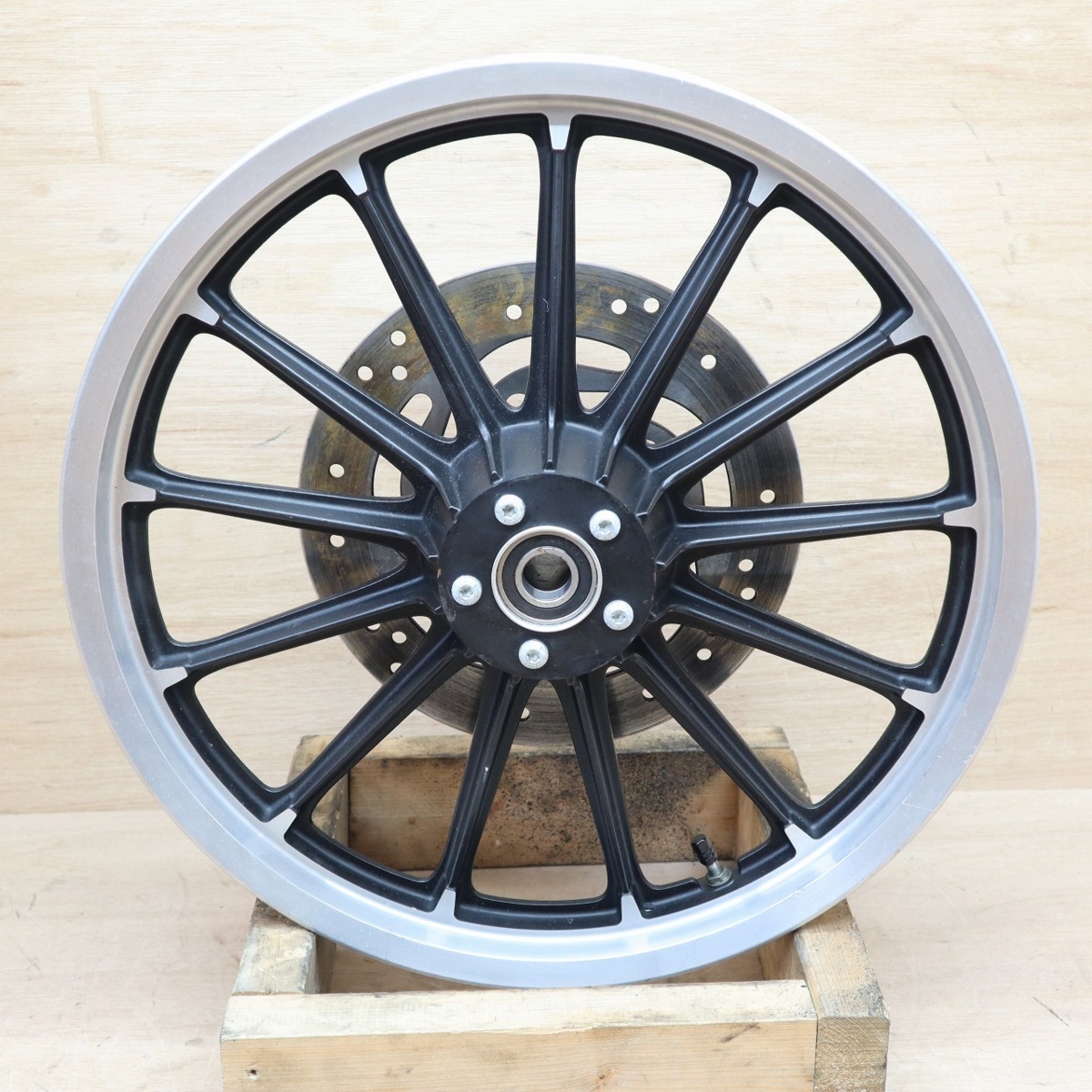 ハーレー スポーツスター XL1200X 純正 リアホイール 16×3.00 08年以降