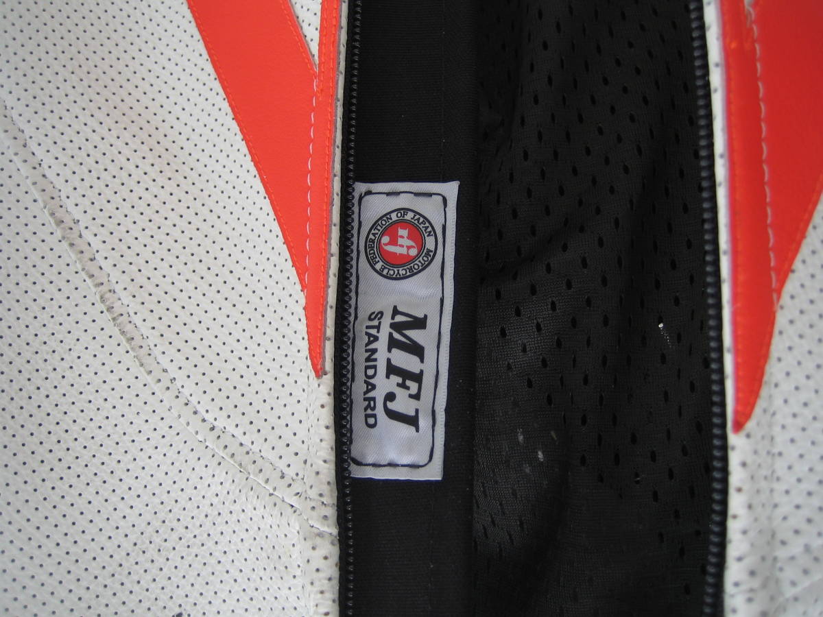 ダイネーゼ | DAINESE 革ツナギ レーシングスーツ 人気レザースーツのフィット感を実際にバイクに跨ってレビュー！ イギリスGPでみせた特別なレーシングスーツのご紹介！ Dainese レディース 1PC LEATHER DAiNESE SUIT PERF Webike バイク用品通販