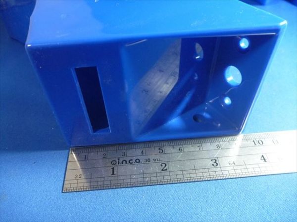 小型ボートのフロート固定に便利なパーツ 4個セット、2馬力ボートなど 新形状 釣り針やヒレが刺さらない ボート用品 自作用 2馬力 ミニボート 全9色 4本セット ボート用サイドフロート ポリエチレン製 B5 | ボート用 2分割&frasl;3