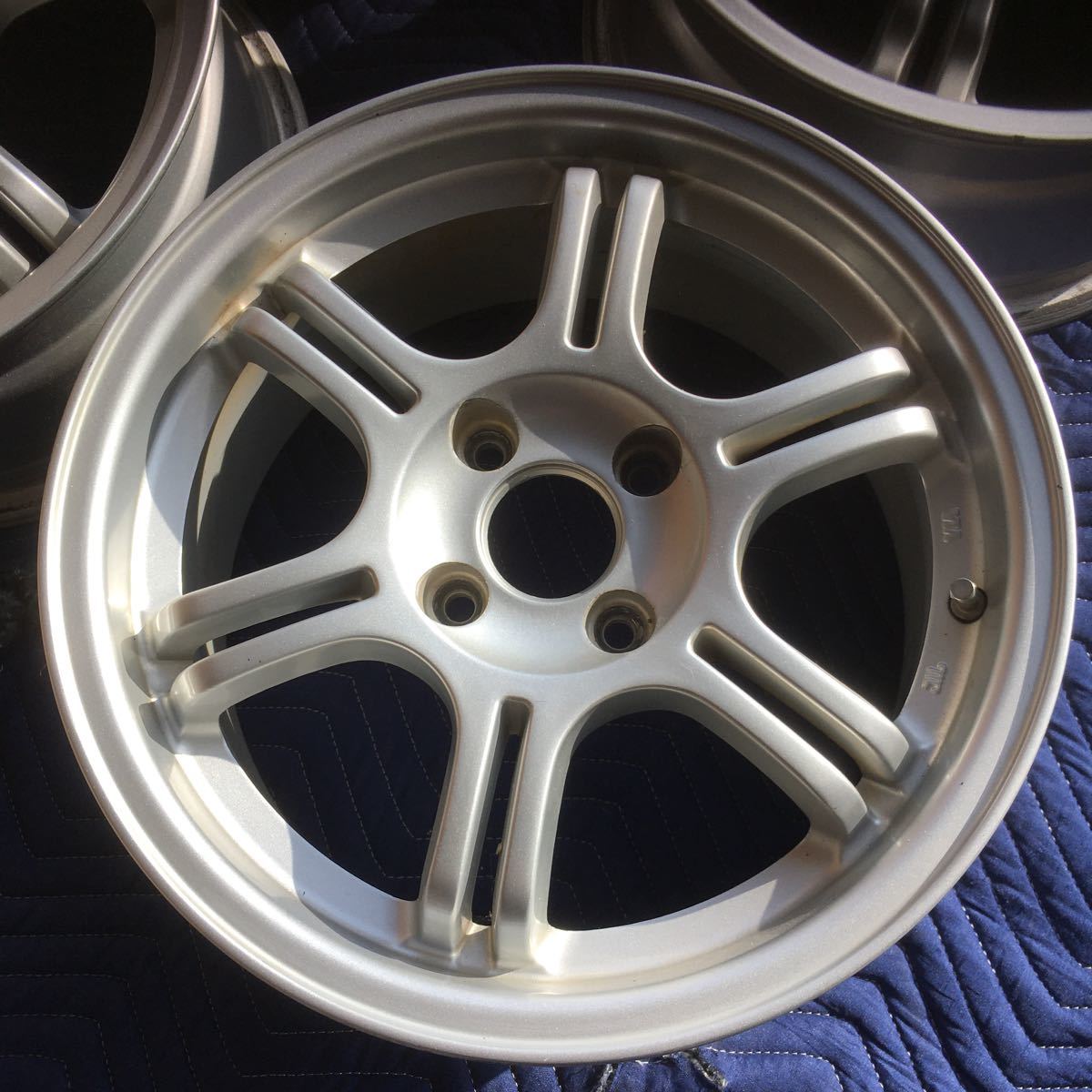 5次元ホイール 100の4穴 15インチ 7J 軽量？サーキット JDM USDM 