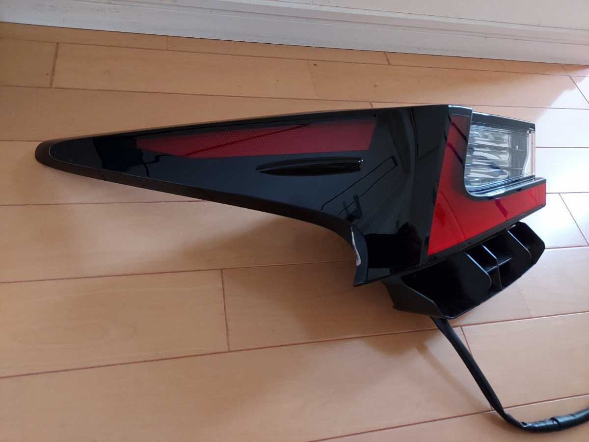 テールランプ テールレンズ LEDテール レクサス　LEXUS　81561-53381　純正　ASE30　IS　希少　レア　美品　左側　左　レンズ