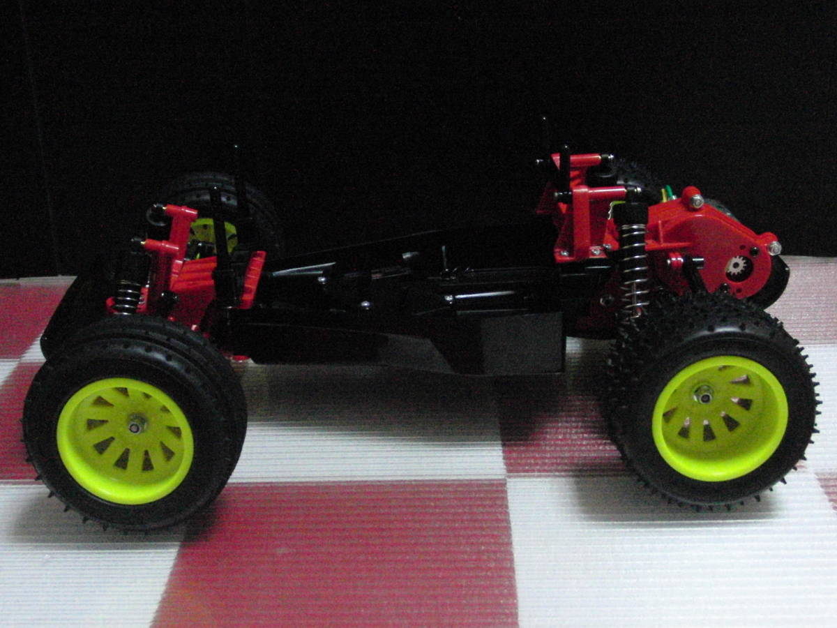 タミヤ 1/10 電動RCレーシングピックアップ スタジアムサンダー（未