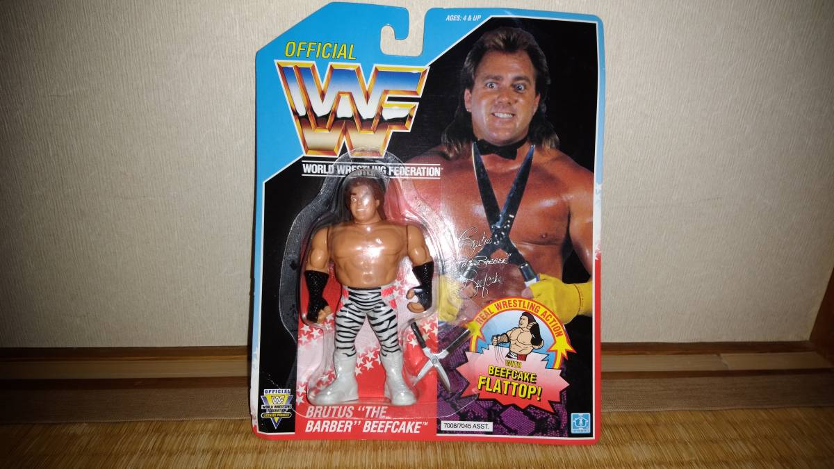 正規品，HOT １円スタート ハズブロ HASBRO 製 WWFフィギュア ブルータス ビーフケーキ #2 1992 US ブルーカード WWE(プロレス、格闘技)｜売買されたオークション情報、yahooの商品情報をアーカイブ公開 - オー プロレス、格闘技