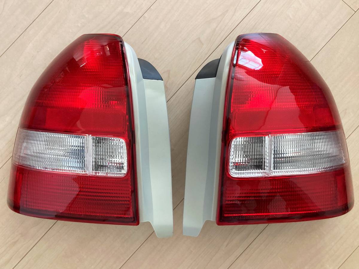 HONDA テールランプ レッド/クリア