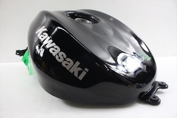ZX-10[16ガソリンタンク 公式通販 ※外観に大きな損傷は無し]｝G 2026年