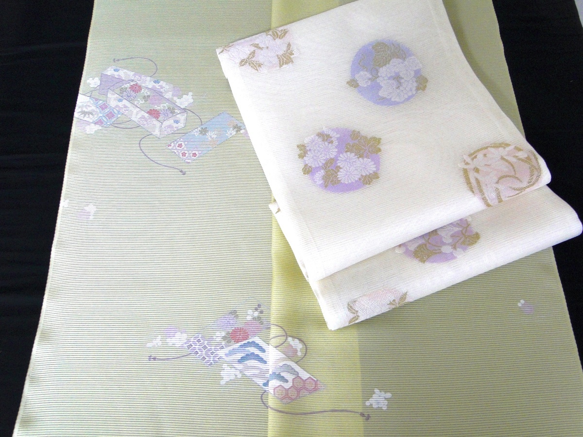 【絹工房33】高級手縫仕立付★新品★夏用五泉駒絽・文箱四季花柄付下5点セット★石勘謹製・今年度最新柄！ 夏物・五泉駒絽の着物です！刺繍入り訪問着『唐草に華紋：白地に薄緑 五泉 小紋 桜 紅葉 未