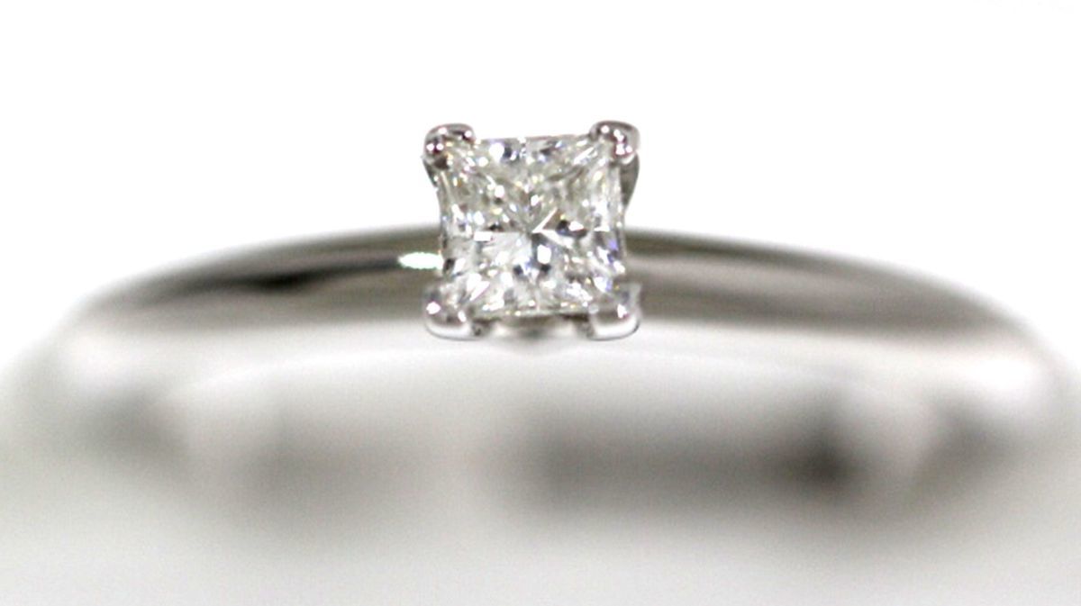 0 2ct超 磨き済 ティファニー Pt950 プラチナ950 プリンセス スクエア ダイヤリング11号 ソリティア ダイヤ リング 指輪 ダイヤモンド プラチナ 売買されたオークション情報 Yahooの商品情報をアーカイブ公開 オークファン Aucfan Com
