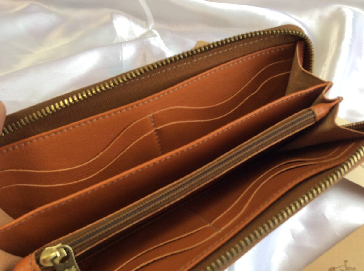 新品未使用】IL BISONTEイルビゾンテ定価49500円 コの字ファスナー長 