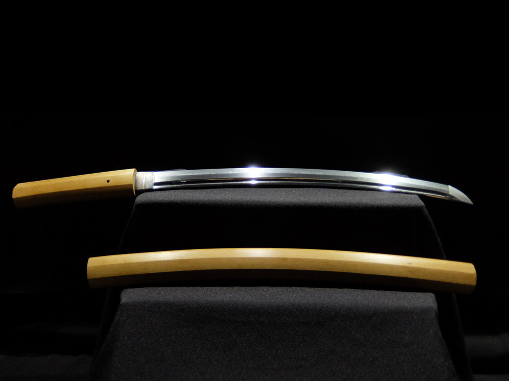 100%新品，新品 特別保存刀剣確実の素晴らしい出来 豪壮健全な一振り 上杉家お抱えとなる名門 兼辰 在銘 極上の小丁子刃(刀、太刀)｜売買されたオークション情報、yahooの商品情報をアーカイブ公開 - オー 刀、太刀