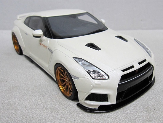 GT SPIRIT 1⁄18 プライア デザイン PD750WB 日産 GT-R GTスピリット 1