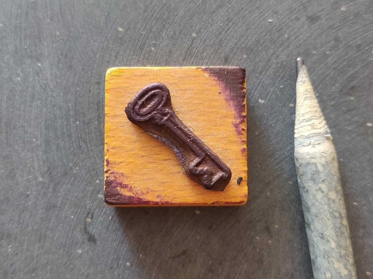 ミニ 鍵 鍵屋さん キー 南京錠 フランス アンティーク スタンプ ヴィンテージ はんこ フレンチ レトロ ビンテージ イラスト スタンプ 売買されたオークション情報 Yahooの商品情報をアーカイブ公開 オークファン Aucfan Com