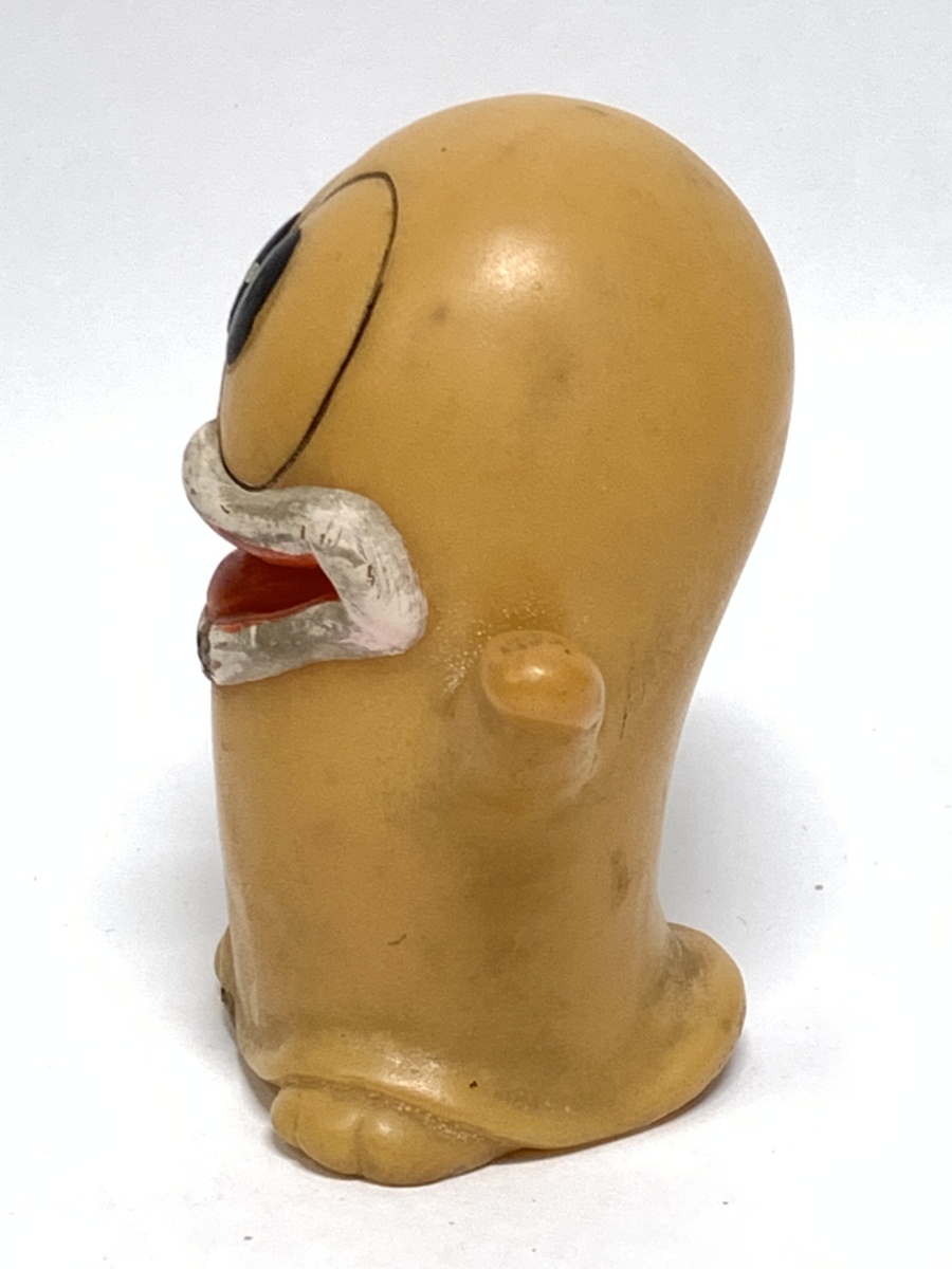 ひかる夜光オバケのq太郎 ソフビ人形 約9 5cm オバq 当時物 昭和レトロ玩具 オバケのｑ太郎 売買されたオークション情報 Yahooの商品情報をアーカイブ公開 オークファン Aucfan Com