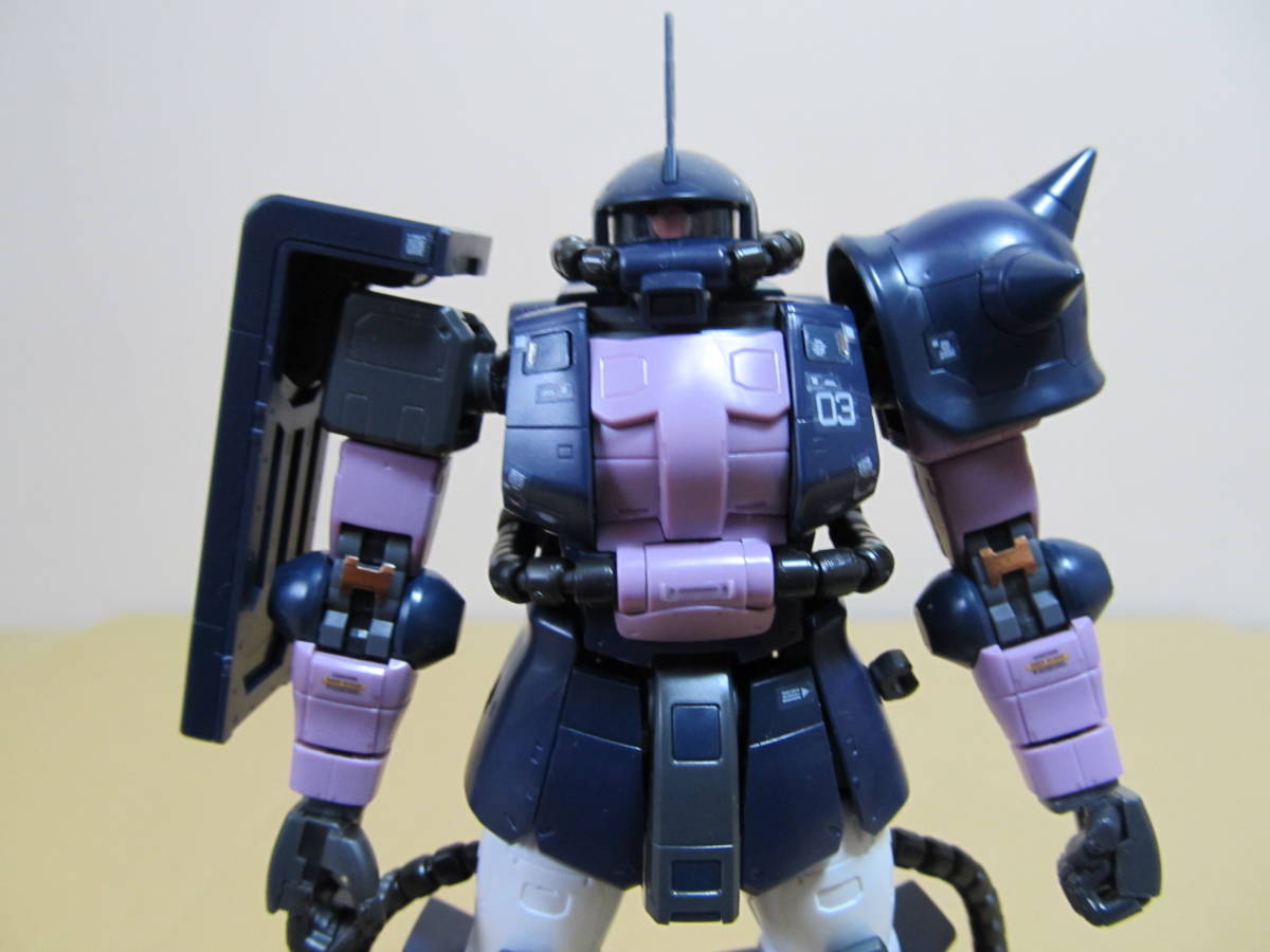 RG 1/144 黒い三連星専用ザクⅡ 素組完成品 ジャンク プレミアム 