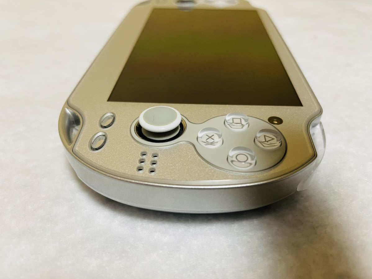 ☆完品 プレミア☆ PlayStation Vita PCHJ-10007 アイスシルバー 