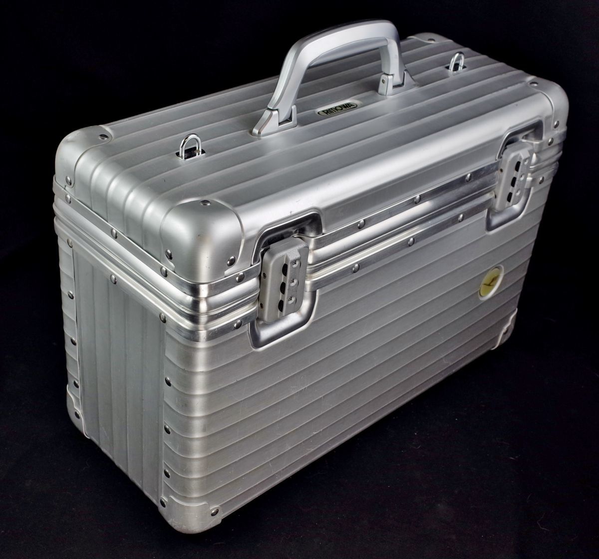 RIMOWA リモワ 940.31 トパーズ『Lufthansa』アルミ・パイロットケース