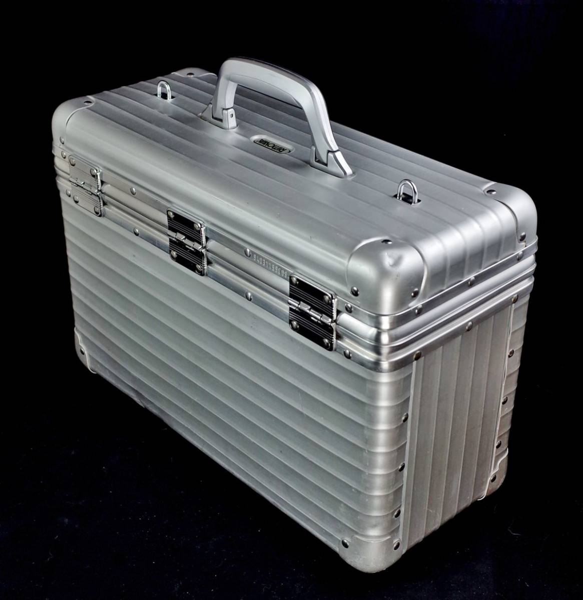 RIMOWA リモワ 940.31 トパーズ『Lufthansa』アルミ・パイロットケース