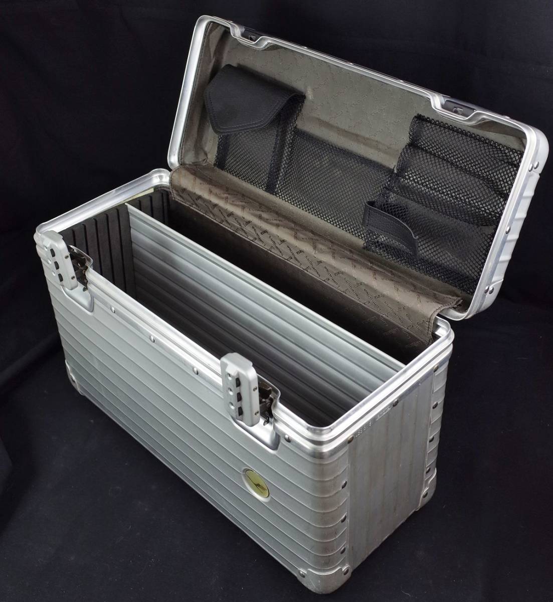RIMOWA リモワ 940.31 トパーズ『Lufthansa』アルミ・パイロットケース