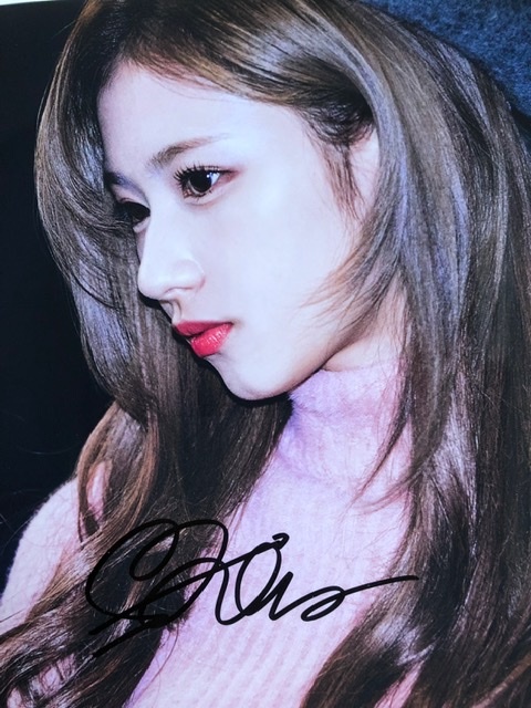 TWICE サナ ☆直筆サイン写真(アジアンポップス)｜売買された