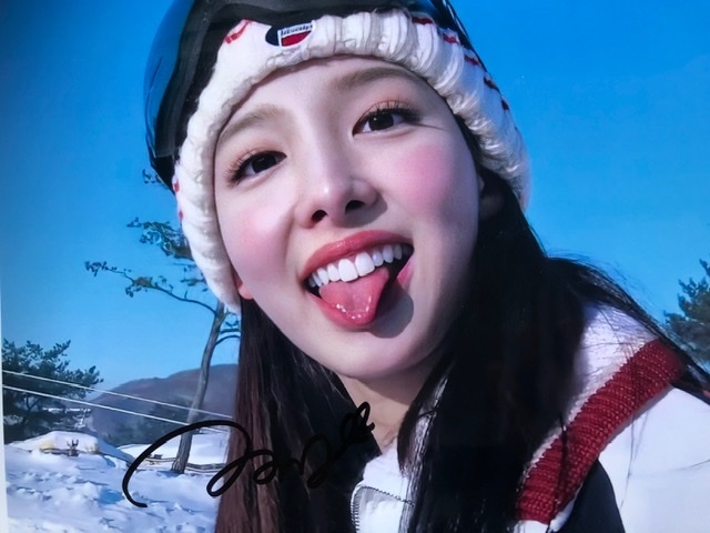 TWICE ナヨン 直筆サイン写真の入札履歴 - 入札者の順位