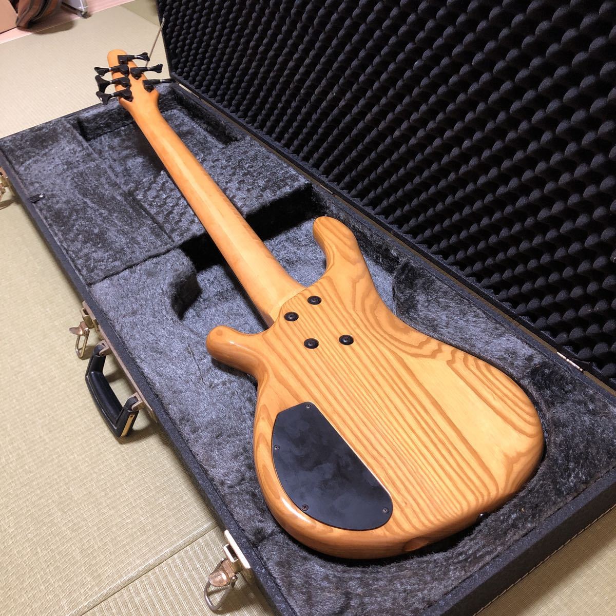 TUNE 5弦ベース フレットレス 6弦ベース改造品(エレキベース本体 