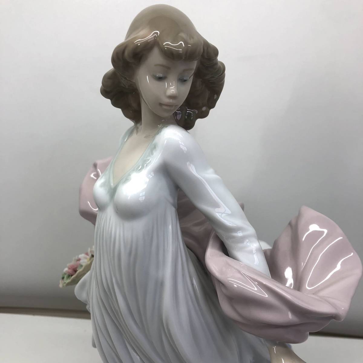 h359 スペイン名窯 リヤドロ/LLADRO 磁器人形 モデルNo.5898 花と少女 