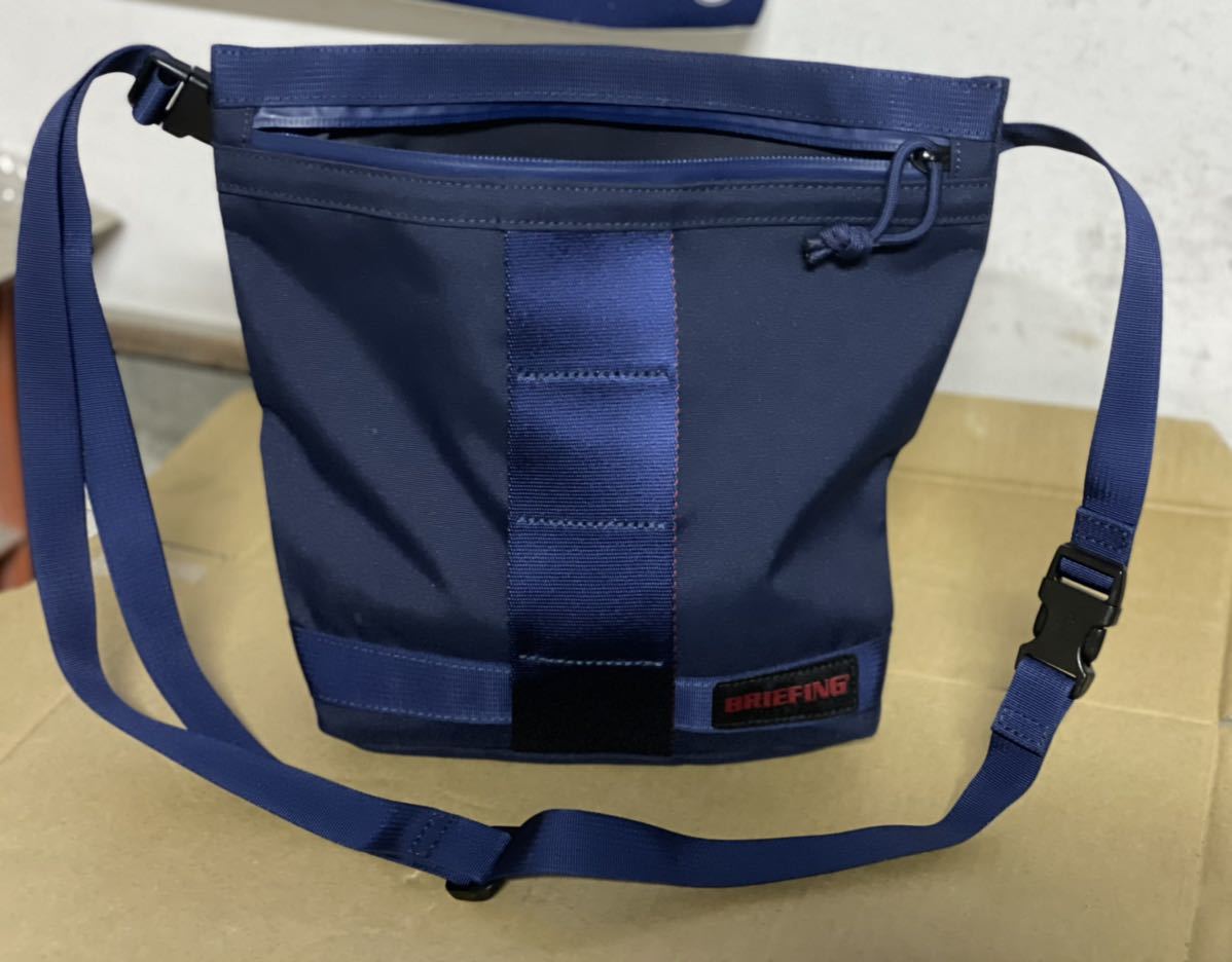 BRIEFING ショルダーバッグ NAVY撥水性