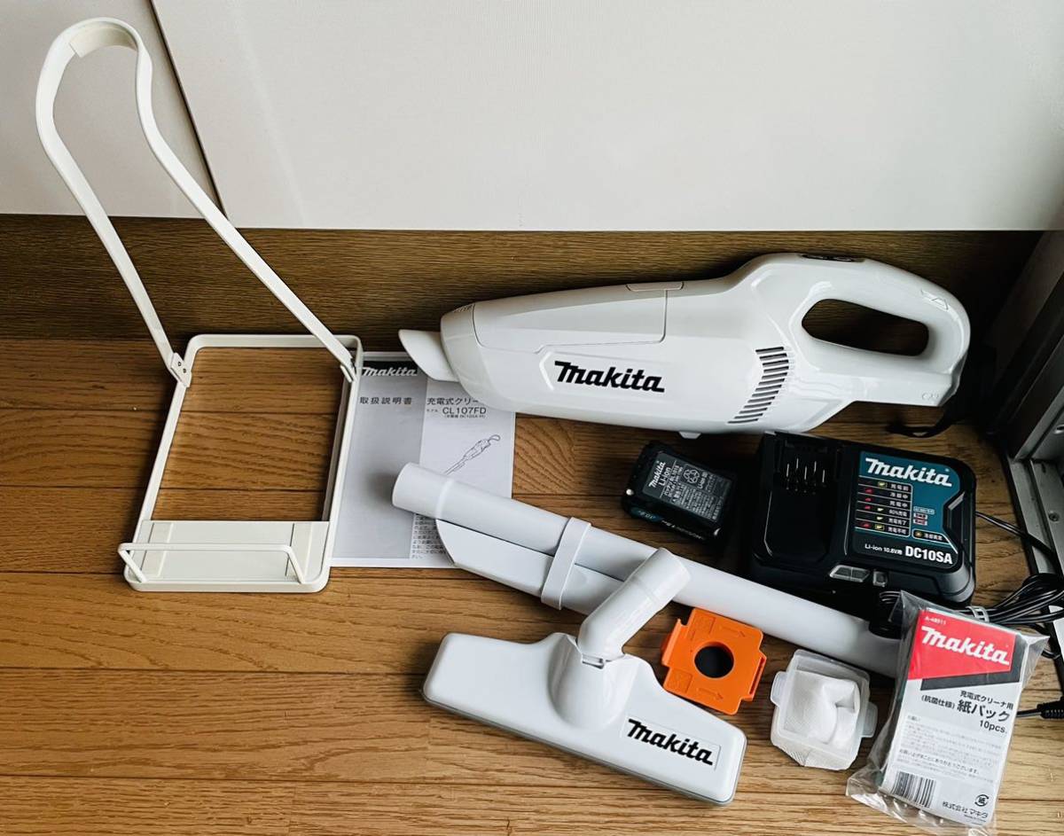 お得，人気SALE Makita マキタ 充電式クリーナ コードレス 掃除機 10.8