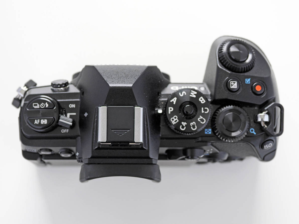 ☆美品☆ 使用少ない シャッター数1658 オリンパス OM-D E-M1 Mark III 