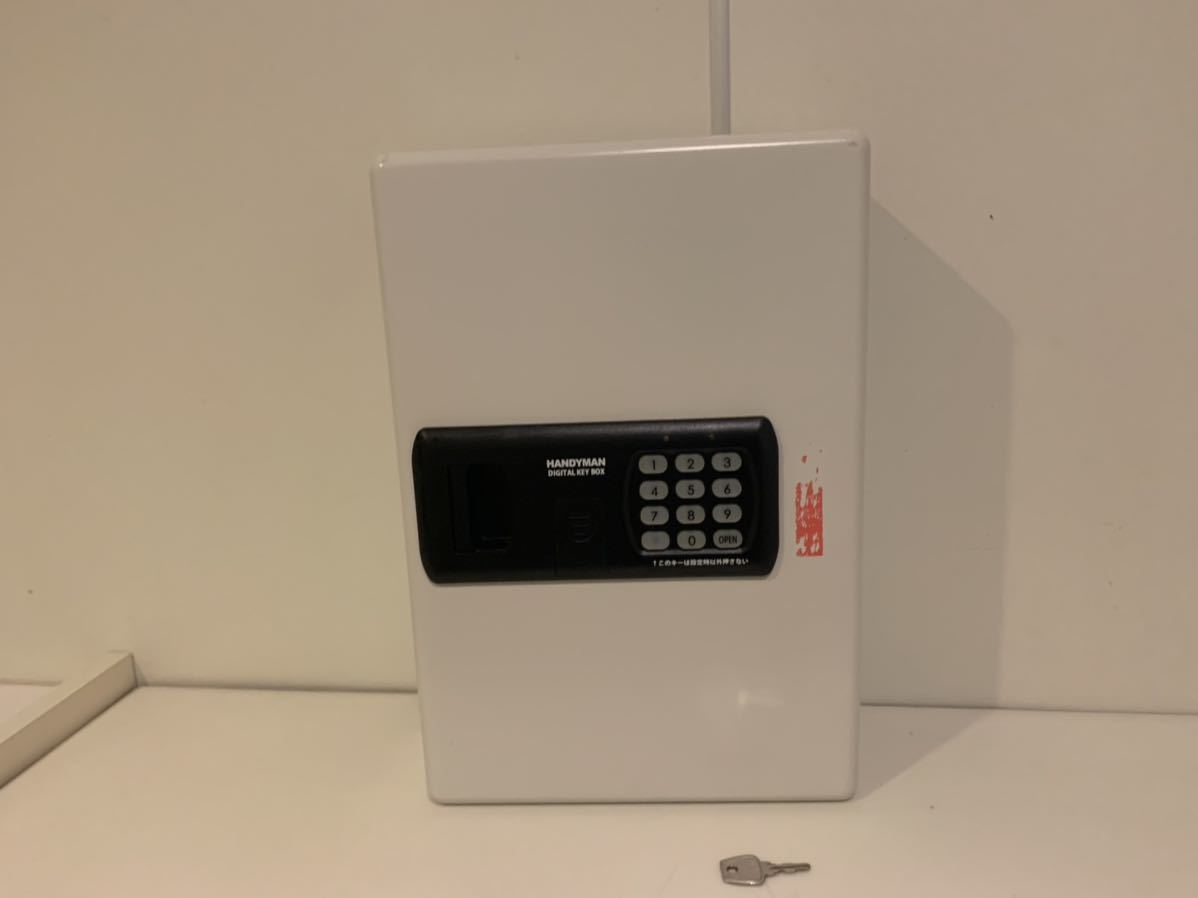 赤字超特価，大得価 即発送 HANDYMAN DIGTAL KEY BOX キーボックス Key Box テンキー キーレス 暗証番号タイプ 非常解錠キー付 電池式 DKB-24(金庫)｜売買されたオークション情報、yahooの商品情報をアーカイブ公開 - オーク 金庫