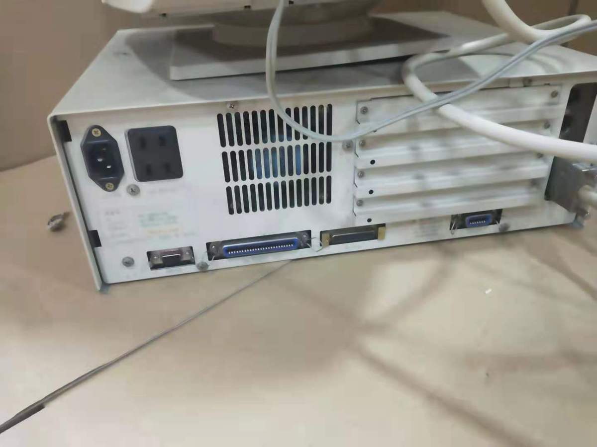 ① NEC PC-9801VM ⁄ PC98シリーズ ⁄中古品 通電確認済み 動作は未確認