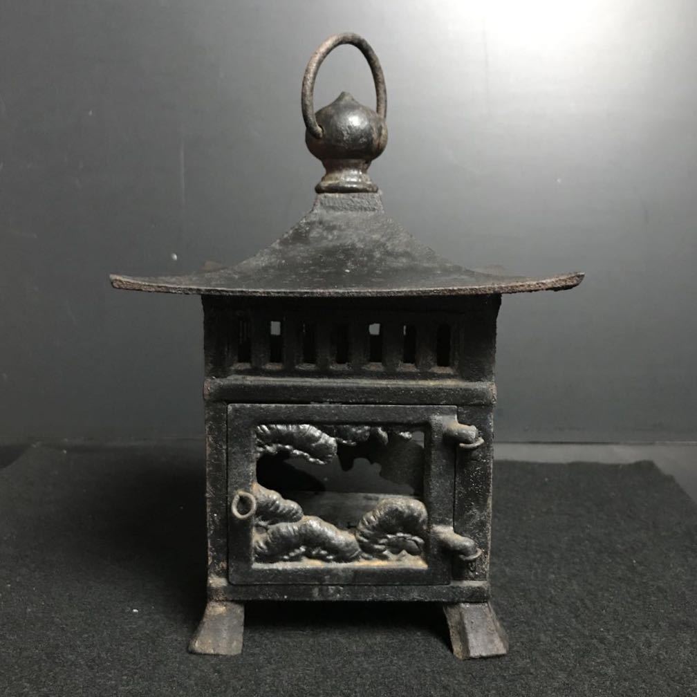 BY886] 鋳鉄製 吊燈籠 高さ約20cm 松葉紋 吊灯篭 灯籠 灯火器 行燈