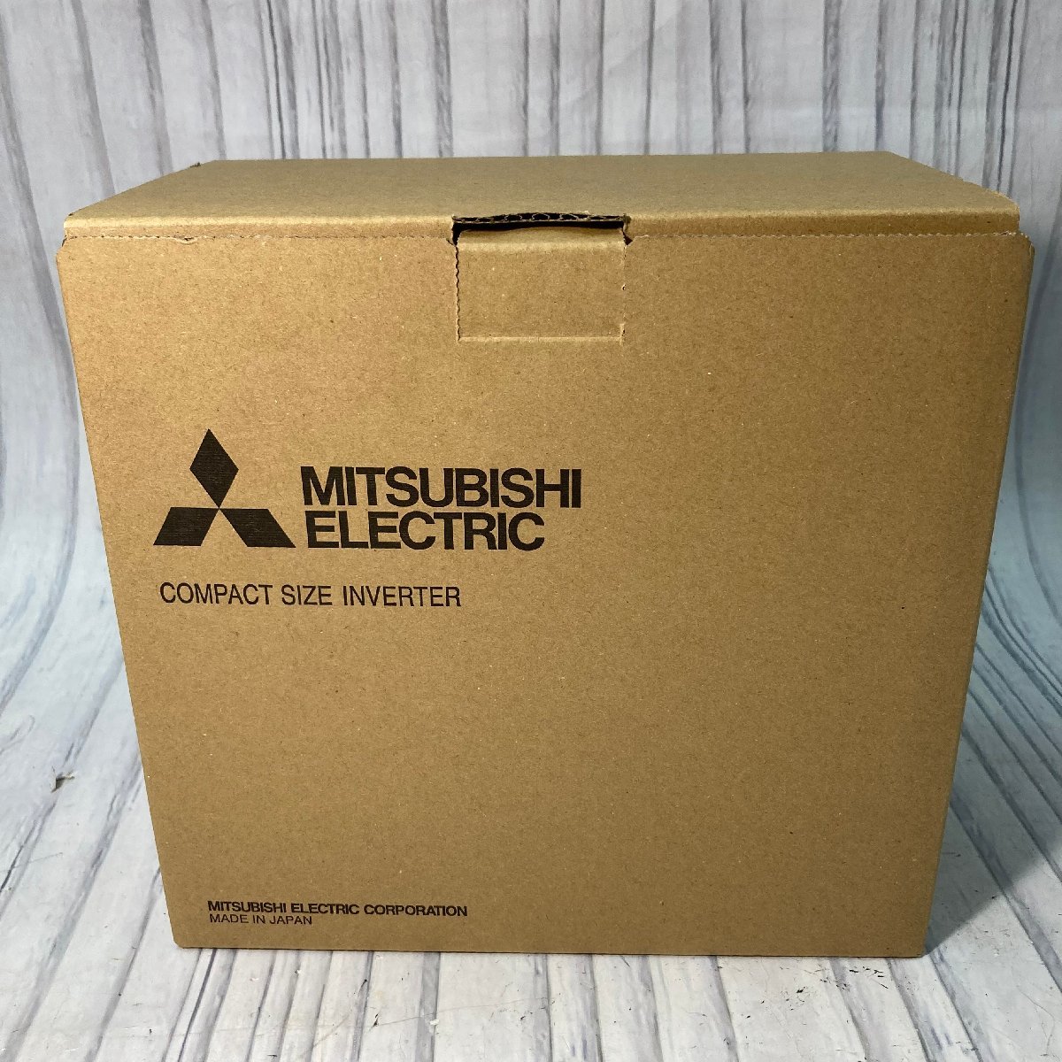 フルート　確認用 m002 D1 新品 三菱電気 インバータ FR-E820-2.2K-1 電材、配電用品